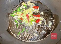 豆泡炒韭菜的做法图解2