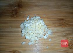 荷兰豆墨鱼饼的做法图解2