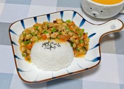 香菇胡萝卜鸡肉盖饭