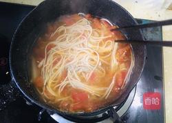 番茄青菜汤面的做法图解1