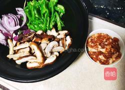 香菇肉沫炒辣椒的做法图解1
