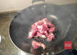 白萝卜烧边排骨的做法图解4