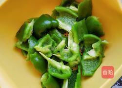 青椒炒鸡蛋的做法图解2