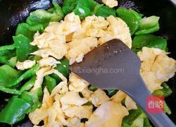 青椒炒鸡蛋的做法图解7