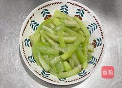 【春季养生菜】金汤丝瓜的做法图解1