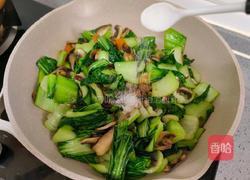 菌菇炒青菜的做法图解9