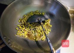 黄豆芽炒韭菜的做法图解7