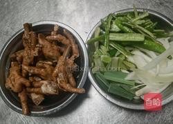 爆炒鸡爪的做法图解1