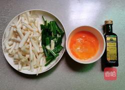 海鲜菇炒鸡蛋的做法图解2