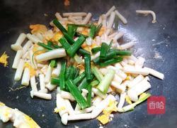 海鲜菇炒鸡蛋的做法图解10