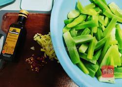 捞汁莴笋杆的做法图解2
