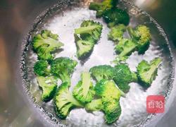白灼西兰花的做法图解3