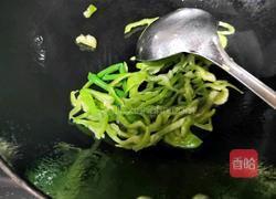 青椒土豆丝的做法图解3