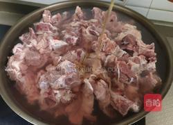焖炖猪大骨的做法图解2