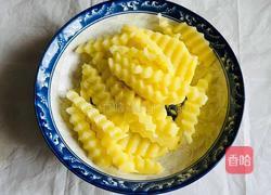 酱香土豆条 的做法图解2