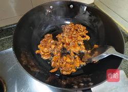 蒜薹炒肉炒鸭蛋的做法图解7