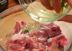 蒜香排骨蒸南瓜丨一口入魂的美味盛宴的做法图解2