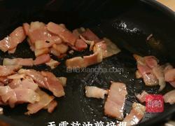 黑松露滑蛋菌菇培根三明治的做法图解3