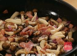 黑松露滑蛋菌菇培根三明治的做法图解6