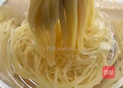 黑松露奶油培根意面的做法图解3