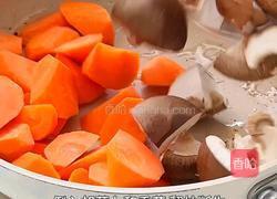 板栗排骨闷饭的做法图解3