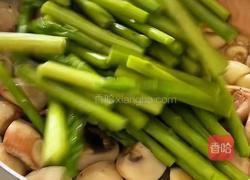 鲜翠三珍炒虾仁的做法图解7