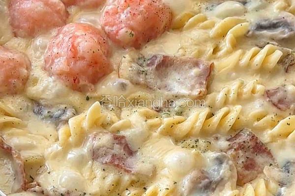 奶油虾滑蘑菇意面