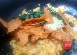 辣条炒饭 烤皮鹅苑娜版的做法图解3