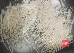 日本豆腐金针菇煲的做法图解3