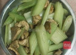 家常翠芹炒肉片的做法图解11