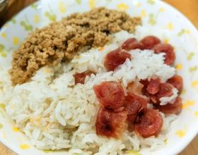 肉末腊肠拌饭。[图]