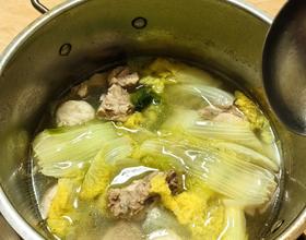 排骨肉丸银丝白菜汤[图]