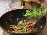 豆角炒腊肠的做法[图]